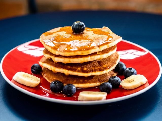 Making pancakes, making baking pancakes, with fresh fruits